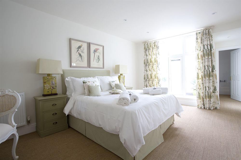 Grays Boutique B&B Bath Exterior photo A bedroom at The Old Rectory