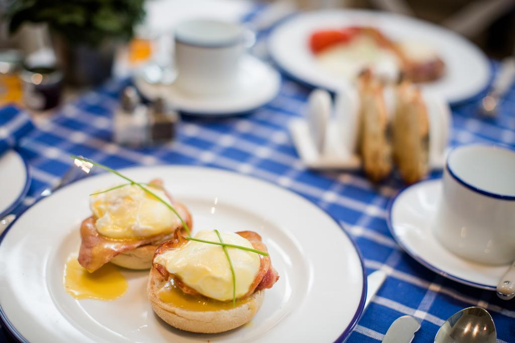Grays Boutique B&B Bath Exterior photo Eggs Benedict