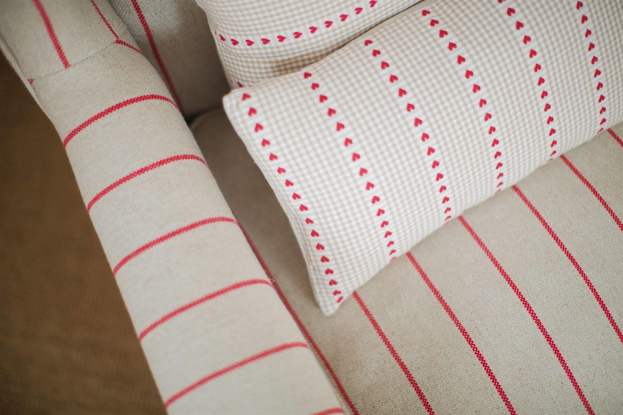 Grays Boutique B&B Bath Exterior photo A sofa with cushions